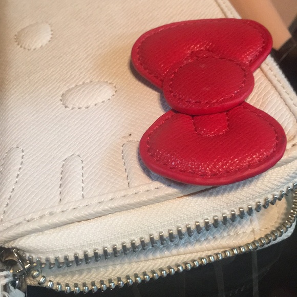 Defective Hello! Kitty White Wallet - Picture 7 of 7